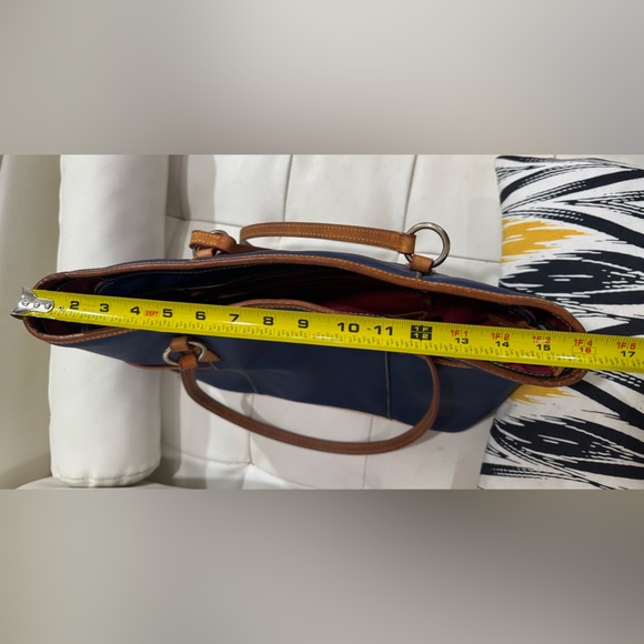 Beautiful Genuine Leather Dooney & Burke Tote.  Navy Blue & brown. - Picture 5 of 5